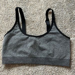 Vitality Formation Scoop Bra.